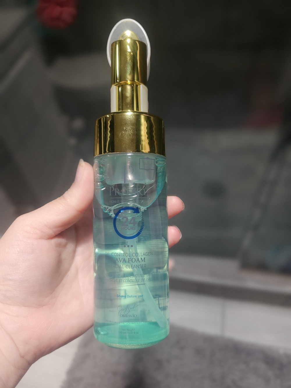 Hydrating Aqua Foaming Cleanser with Gold Pump - Women’s Skincare